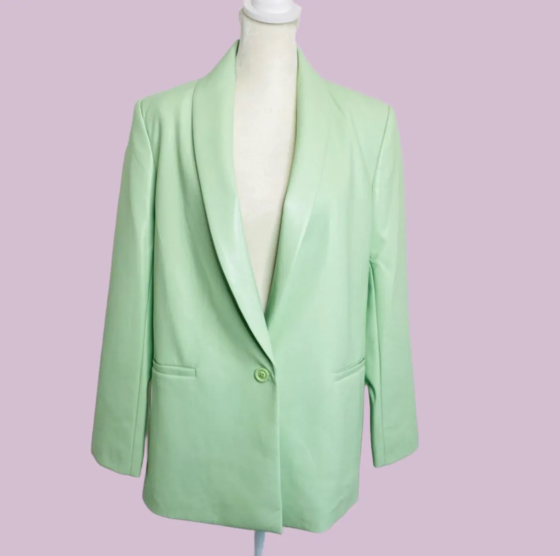 Alice   Olivia Denny Faux Leather Shawl Collar Blazer in Pistachio