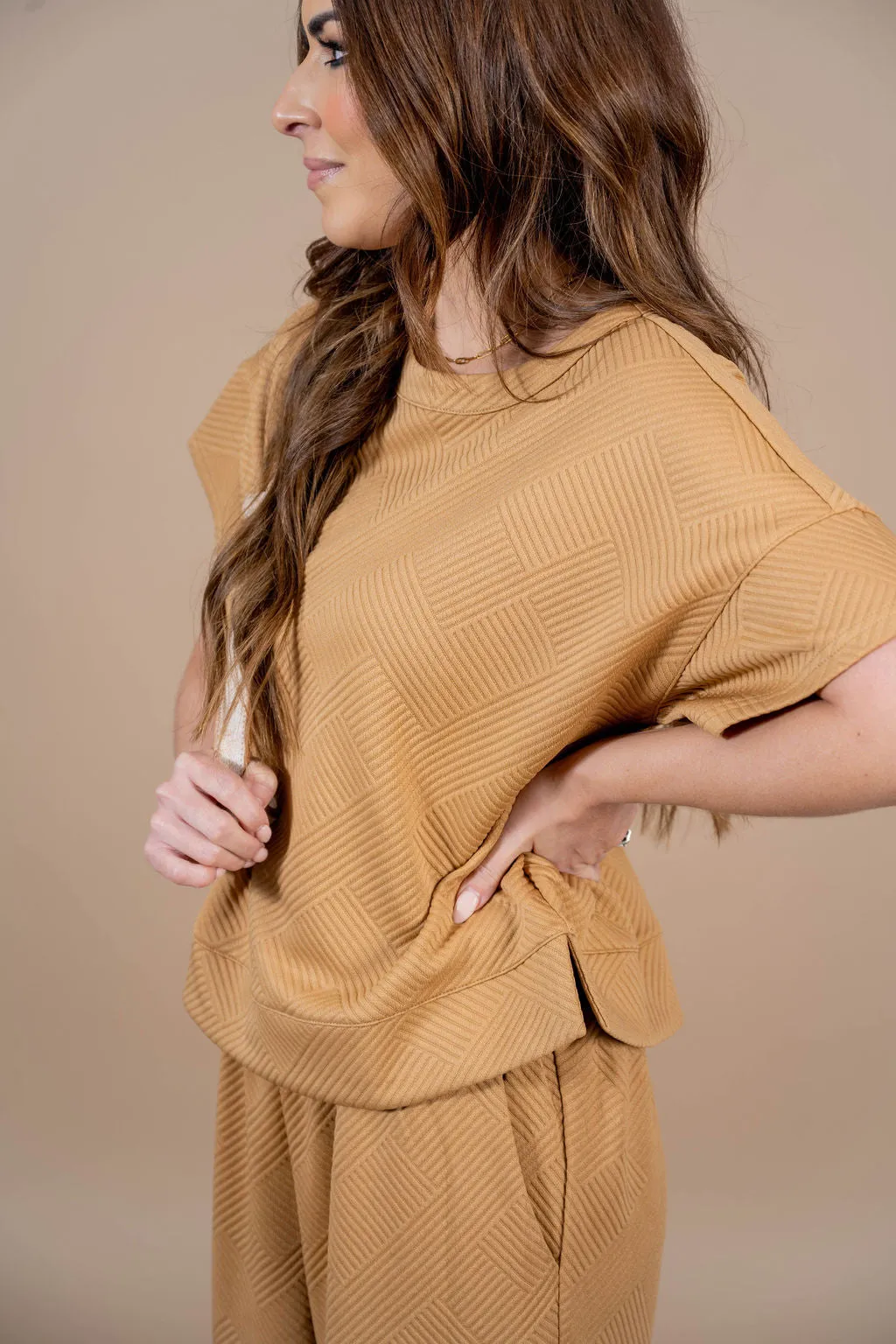 Raised Woven Relaxed Sleeve Tee