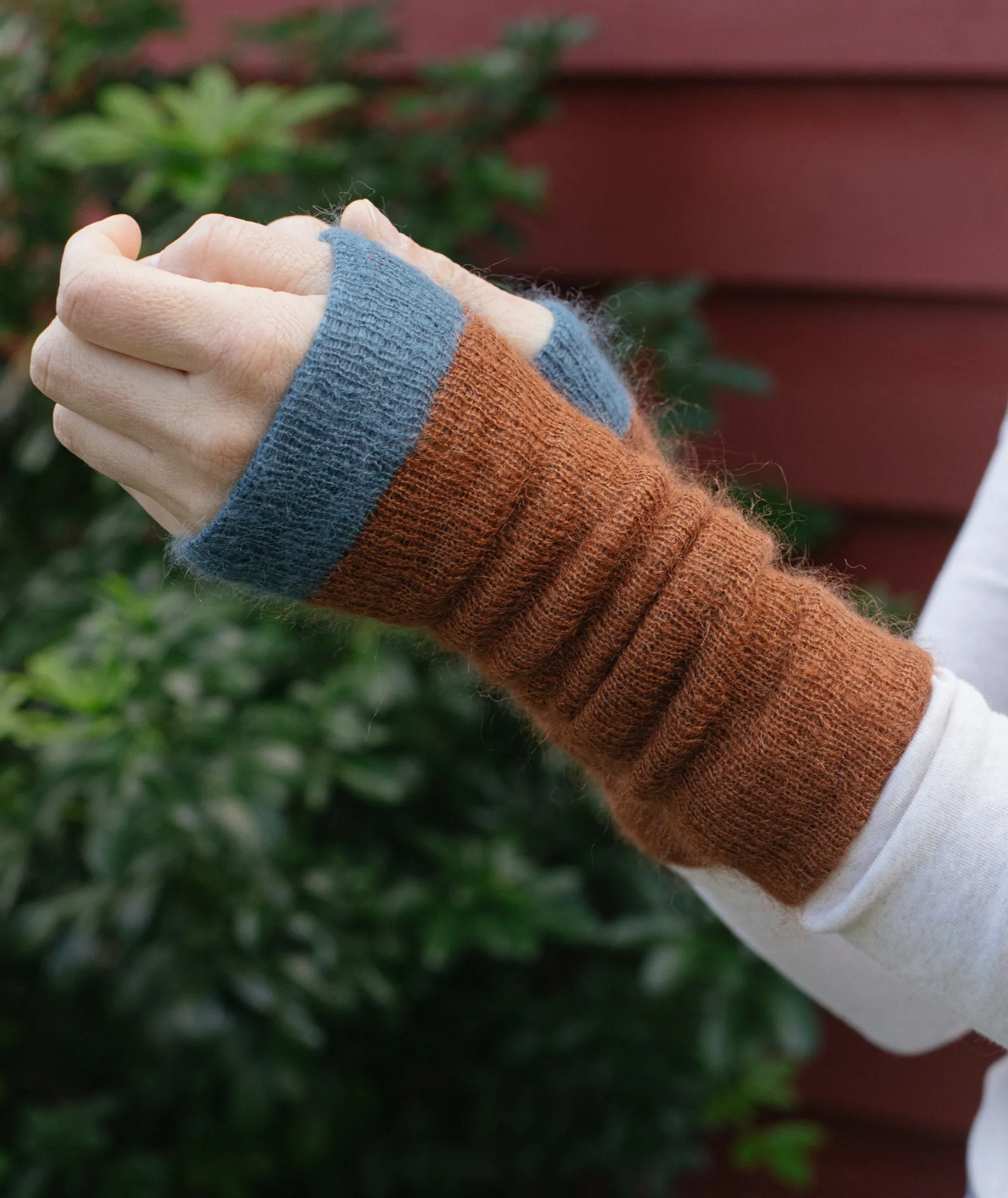 Reversible Arm Warmers Using ITO Sensai