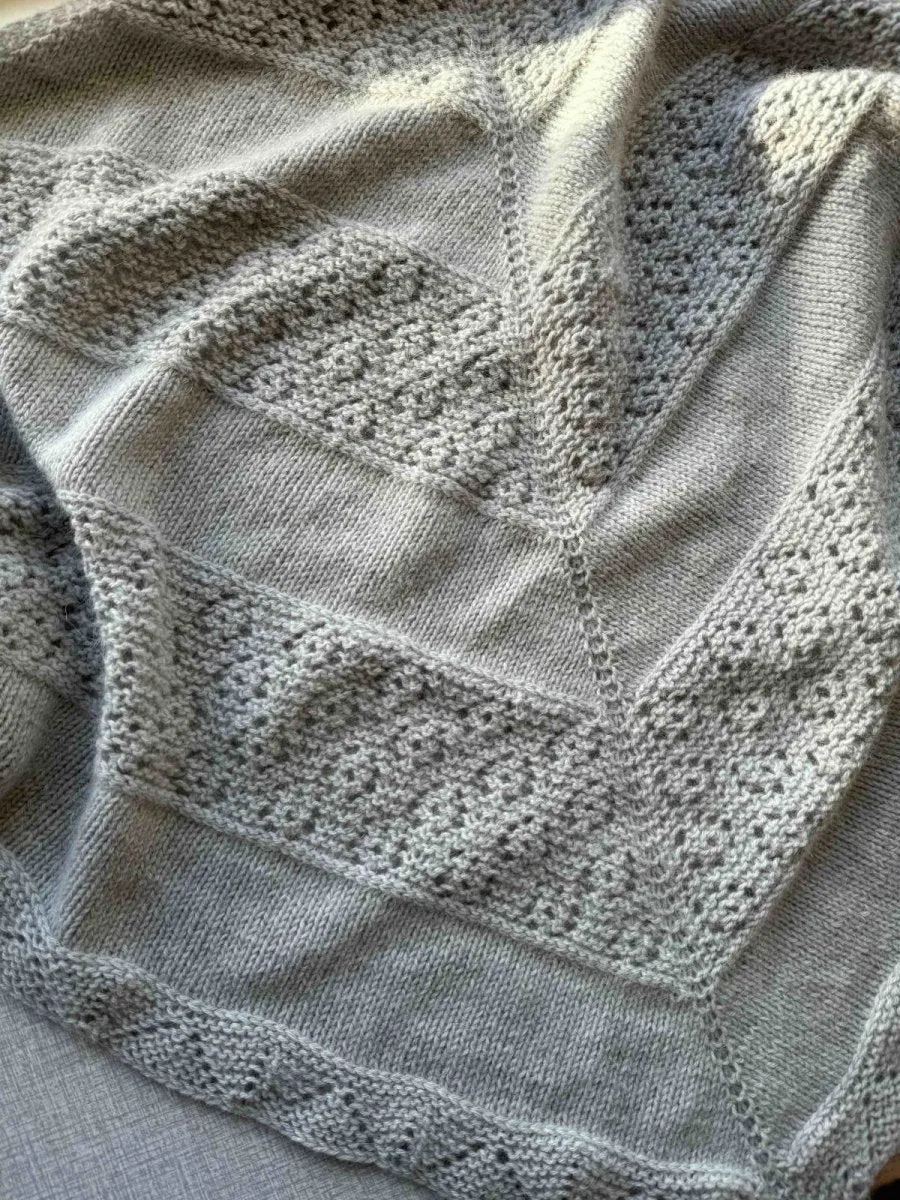 Rose bud shawl by Önling, knitting pattern