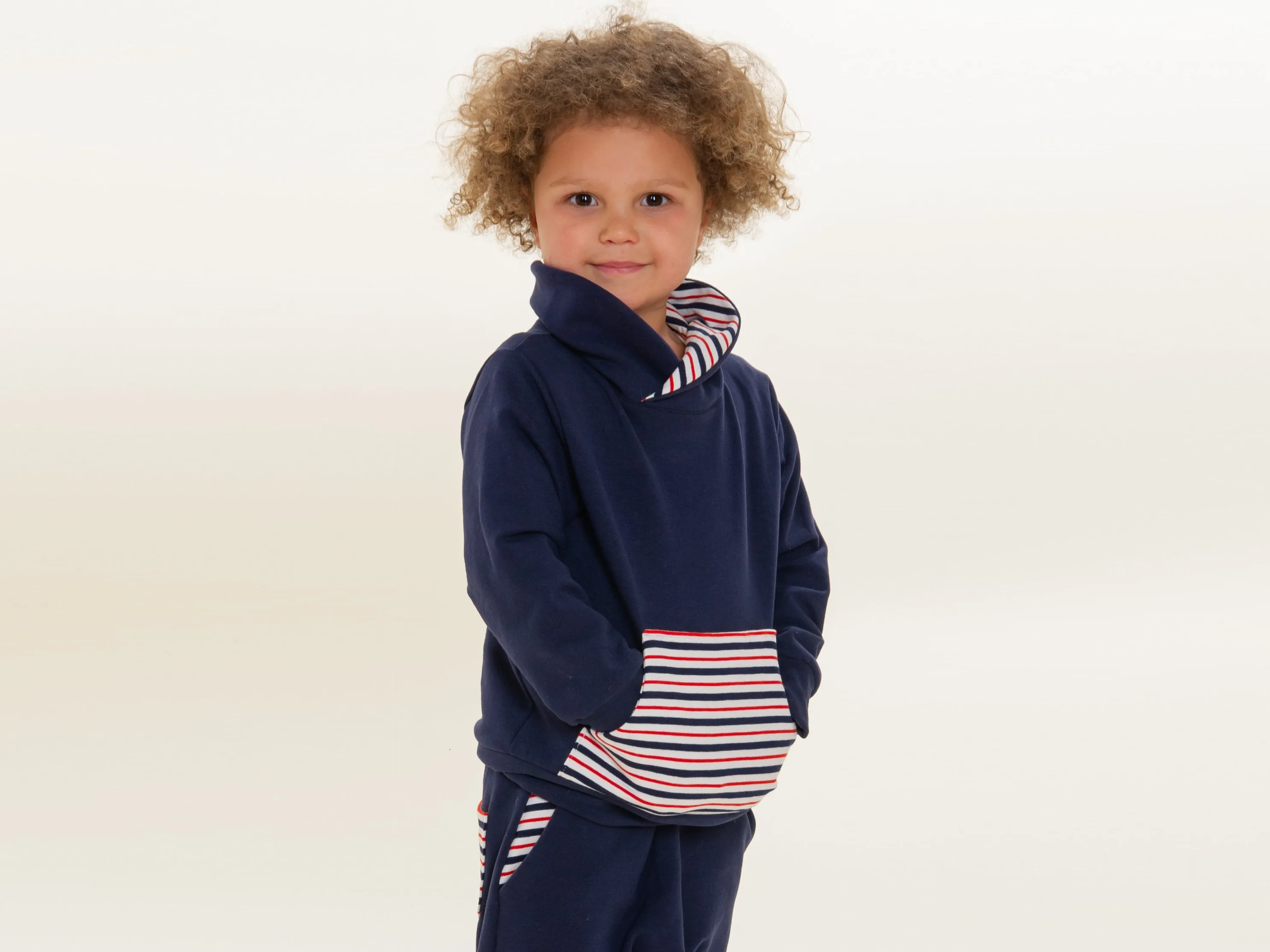 Schnittmuster Sweatshirt Hoodie und Haremshose, Jogginghose FLY und DADO von Patternforkids