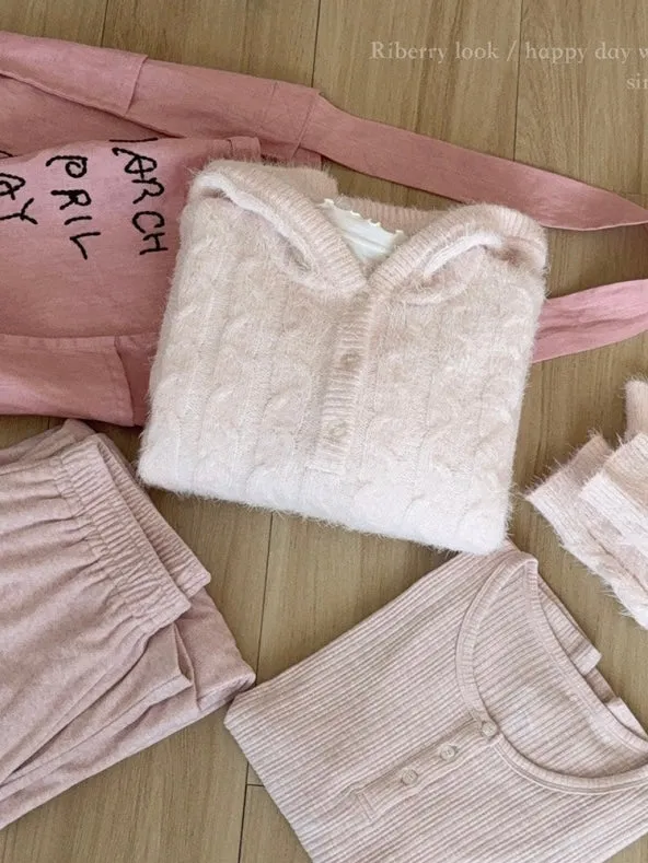 Soft Pink Age Wool Blended Sweater Hoodie