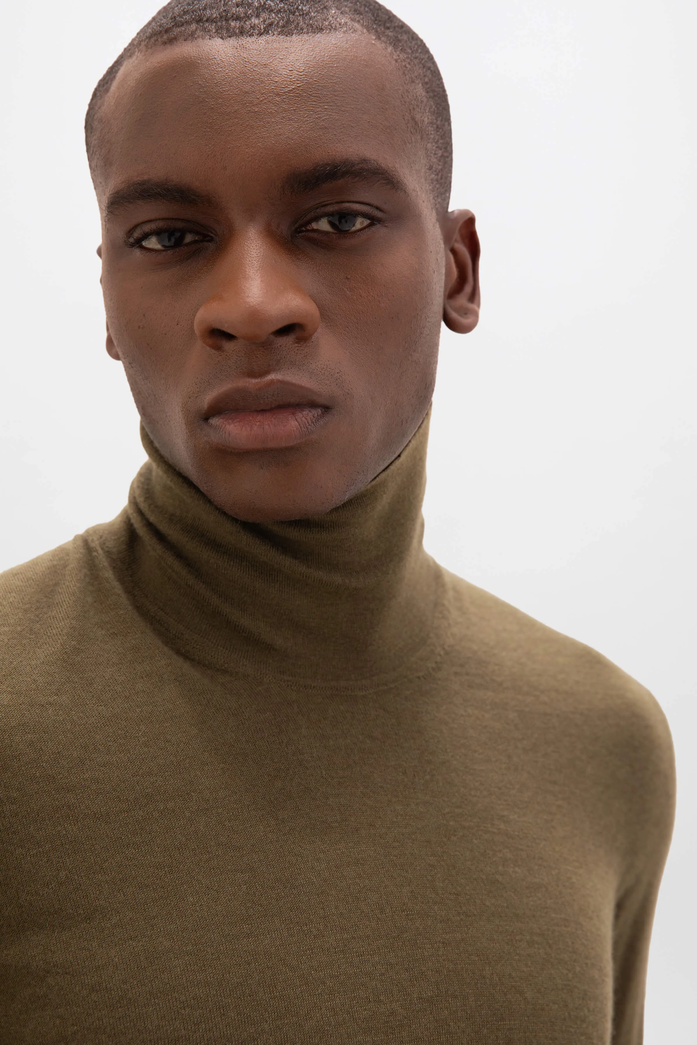 Superfine Cashmere Roll Neck